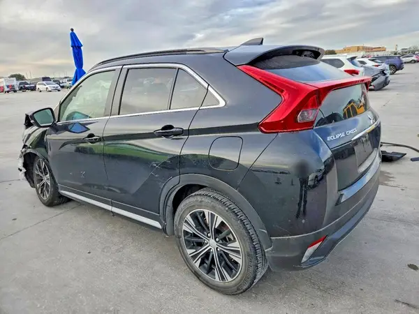 JA4AS5AA9LZ011060 2020 MITSUBISHI ECLIPSE CROSS - Image 2