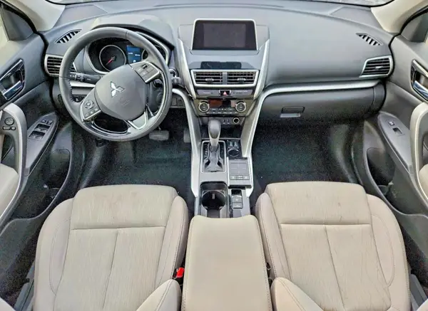 JA4AS5AA9LZ011060 2020 MITSUBISHI ECLIPSE CROSS - Image 8