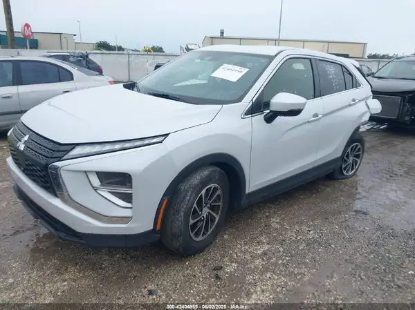 JA4ASUAA0NZ002731 2022 MITSUBISHI ECLIPSE CROSS - Image 2