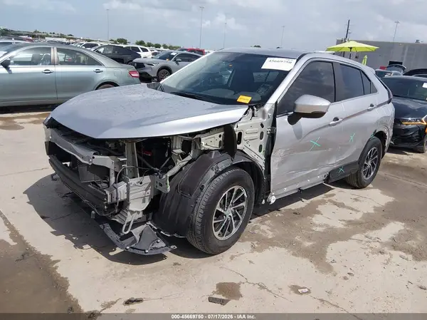 JA4ASUAA1NZ045023 2022 MITSUBISHI ECLIPSE CROSS - Image 2