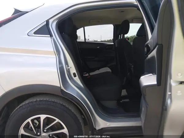 JA4ASUAA1NZ045023 2022 MITSUBISHI ECLIPSE CROSS - Image 8