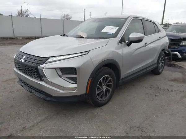 JA4ASUAA5NZ001770 2022 MITSUBISHI ECLIPSE CROSS - Image 2