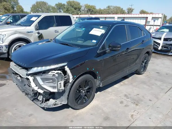 JA4ASVAA0NZ046492 2022 MITSUBISHI ECLIPSE CROSS - Image 2