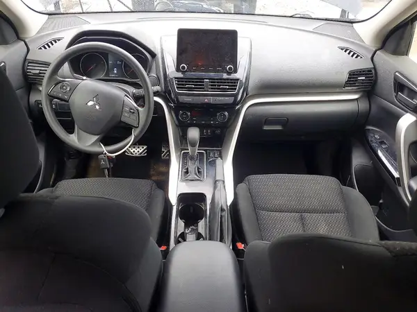 JA4ASVAA0NZ060635 2022 MITSUBISHI ECLIPSE CROSS - Image 8