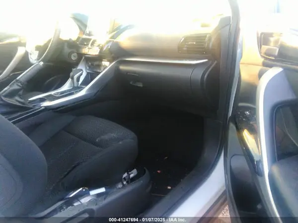 JA4ASVAA4NZ028416 2022 MITSUBISHI ECLIPSE CROSS - Image 1