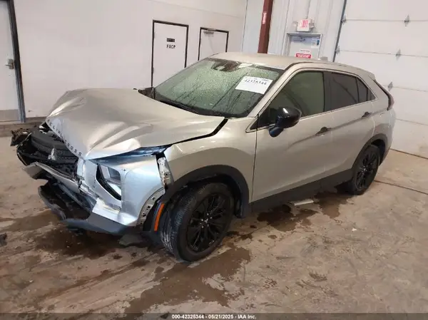 JA4ASVAA7NZ054234 2022 MITSUBISHI ECLIPSE CROSS - Image 2