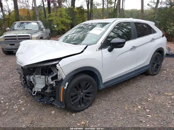 JA4ASVAA7NZ059434 2022 MITSUBISHI ECLIPSE CROSS - Image 2
