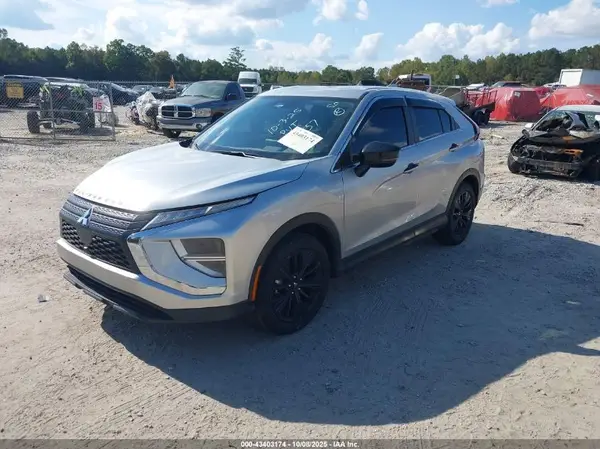 JA4ASVAA9NZ054557 2022 MITSUBISHI ECLIPSE CROSS - Image 2