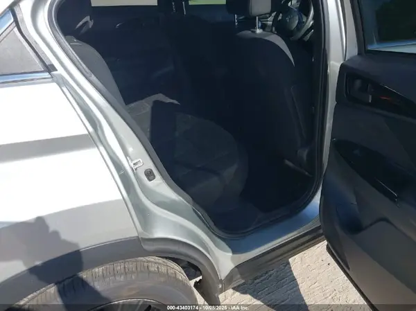 JA4ASVAA9NZ054557 2022 MITSUBISHI ECLIPSE CROSS - Image 8