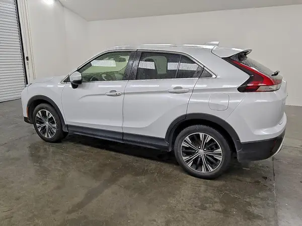JA4ASWAA0NZ057403 2022 MITSUBISHI ECLIPSE CROSS - Image 2