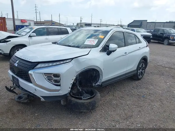 JA4ASWAA1NZ057605 2022 MITSUBISHI ECLIPSE CROSS - Image 2