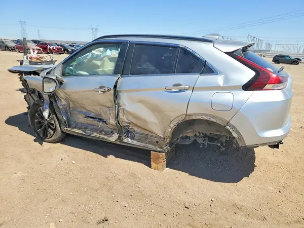 JA4ASWAA6NZ058829 2022 MITSUBISHI ECLIPSE CROSS - Image 2