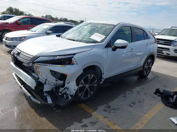 JA4ASWAA6NZ065859 2022 MITSUBISHI ECLIPSE CROSS - Image 2
