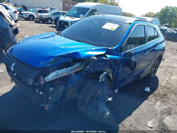 JA4ASWAA9NZ050028 2022 MITSUBISHI ECLIPSE CROSS - Image 2