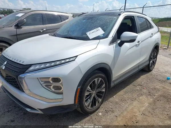 JA4ASWAA9NZ057335 2022 MITSUBISHI ECLIPSE CROSS - Image 2