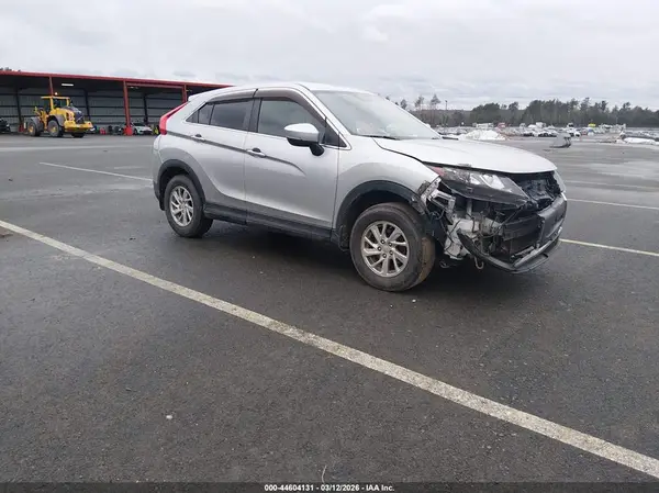JA4AT3AA0JZ048951 2018 MITSUBISHI ECLIPSE CROSS - Image 1