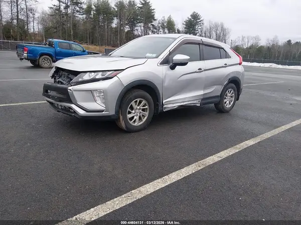 JA4AT3AA0JZ048951 2018 MITSUBISHI ECLIPSE CROSS - Image 2