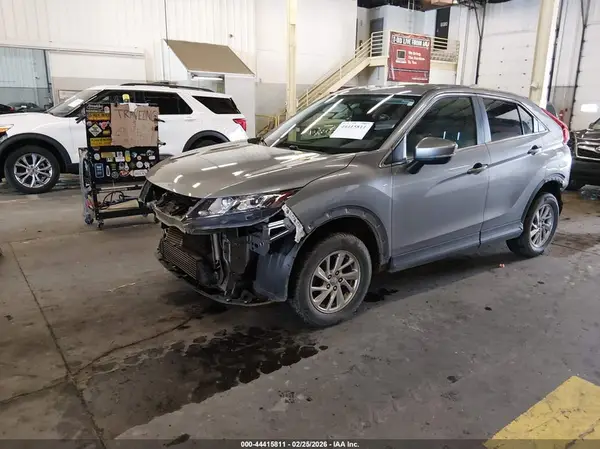 JA4AT3AA0KZ031200 2019 MITSUBISHI ECLIPSE CROSS - Image 2