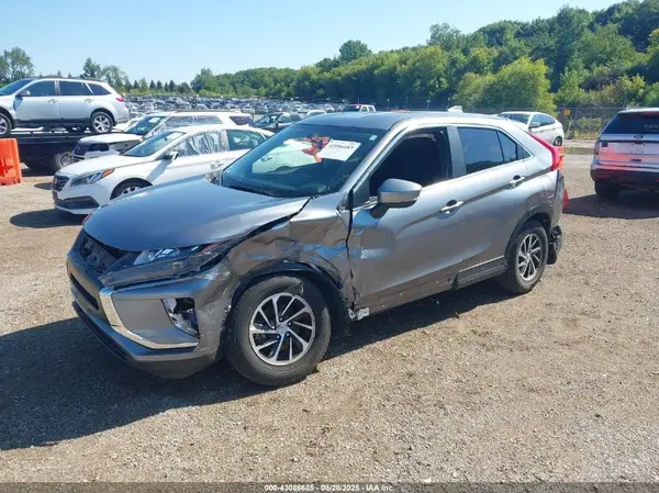 JA4AT3AA0LZ023065 2020 MITSUBISHI ECLIPSE CROSS - Image 2