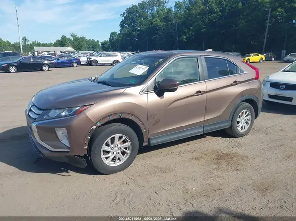 JA4AT3AA1JZ048375 2018 MITSUBISHI ECLIPSE CROSS - Image 2