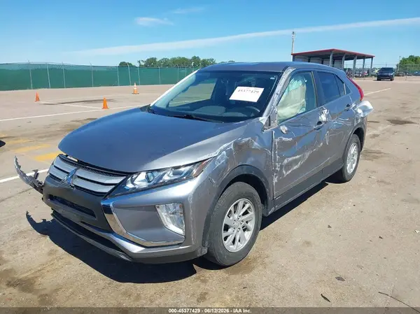 JA4AT3AA1JZ067637 2018 MITSUBISHI ECLIPSE CROSS - Image 2