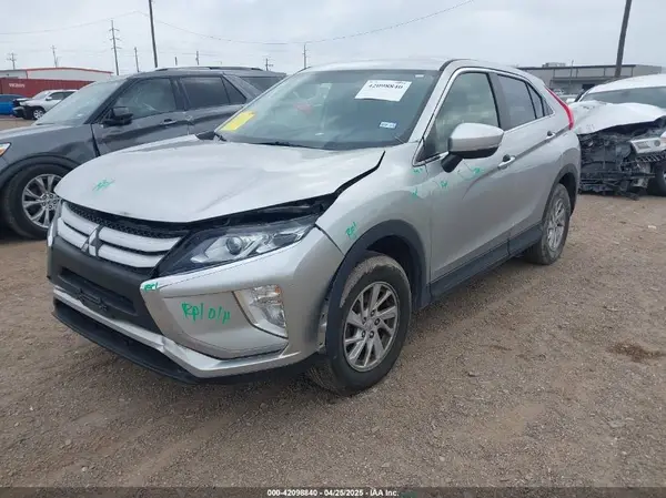 JA4AT3AA1KZ033005 2019 MITSUBISHI ECLIPSE CROSS - Image 2