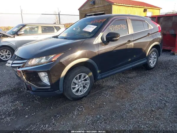 JA4AT3AA2JZ065573 2018 MITSUBISHI ECLIPSE CROSS - Image 2