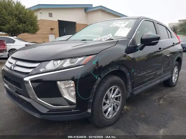 JA4AT3AA2KZ037886 2019 MITSUBISHI ECLIPSE CROSS - Image 2