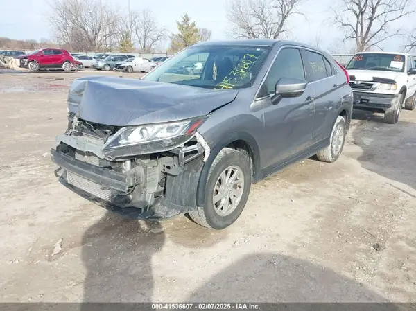 JA4AT3AA2KZ045826 2019 MITSUBISHI ECLIPSE CROSS - Image 2