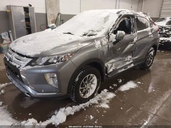 JA4AT3AA2LZ002380 2020 MITSUBISHI ECLIPSE CROSS - Image 2