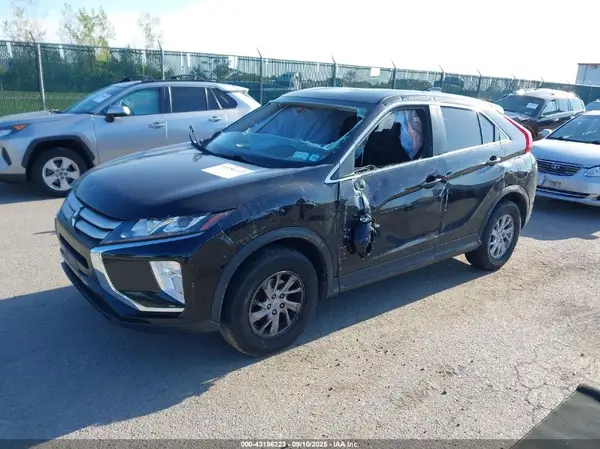 JA4AT3AA3KZ008896 2019 MITSUBISHI ECLIPSE CROSS - Image 2