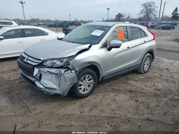 JA4AT3AA3KZ029070 2019 MITSUBISHI ECLIPSE CROSS - Image 2