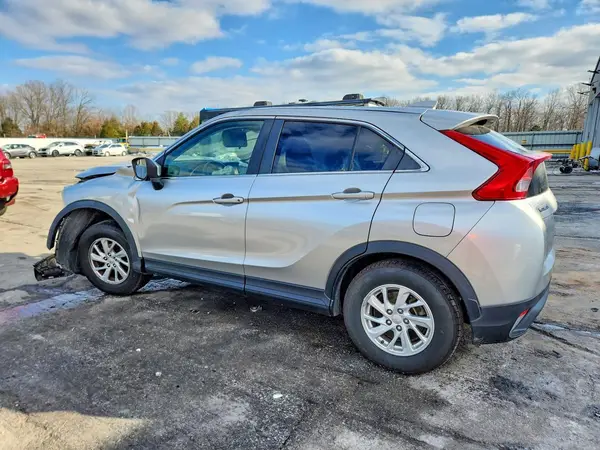 JA4AT3AA3KZ031255 2019 MITSUBISHI ECLIPSE CROSS - Image 2