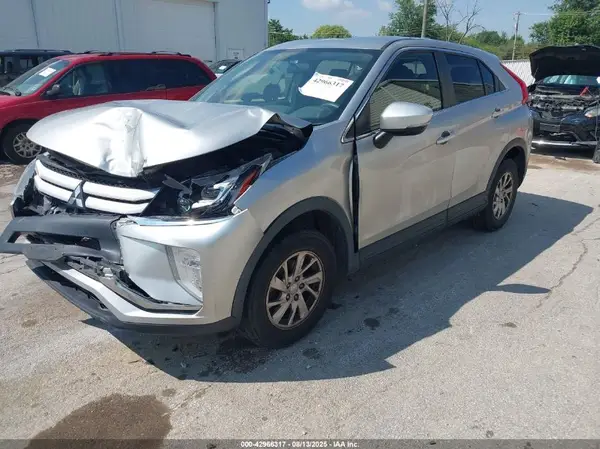 JA4AT3AA3KZ035337 2019 MITSUBISHI ECLIPSE CROSS - Image 2