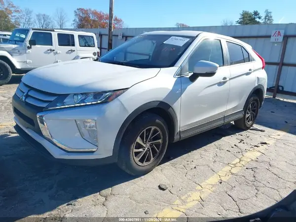 JA4AT3AA3LZ022444 2020 MITSUBISHI ECLIPSE CROSS - Image 2