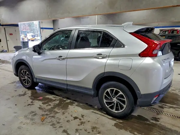 JA4AT3AA3LZ025649 2020 MITSUBISHI ECLIPSE CROSS - Image 2