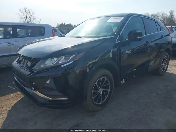 JA4AT3AA3LZ030527 2020 MITSUBISHI ECLIPSE CROSS - Image 2