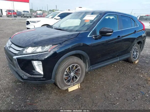 JA4AT3AA3LZ032827 2020 MITSUBISHI ECLIPSE CROSS - Image 2