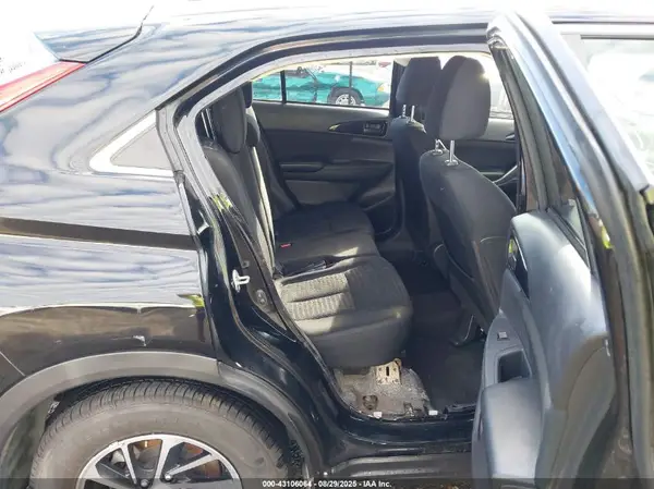 JA4AT3AA3LZ032827 2020 MITSUBISHI ECLIPSE CROSS - Image 8