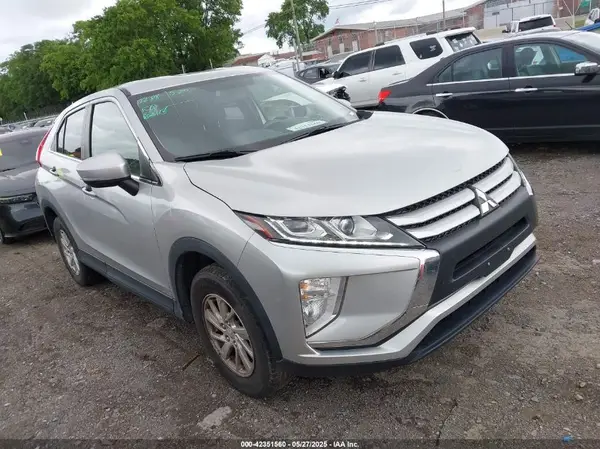 JA4AT3AA4JZ045681 2018 MITSUBISHI ECLIPSE CROSS - Image 1