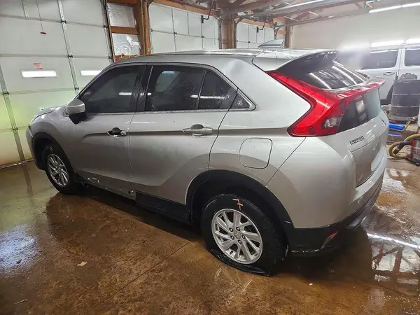 JA4AT3AA4KZ031829 2019 MITSUBISHI ECLIPSE CROSS - Image 2