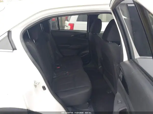 JA4AT3AA5JZ069715 2018 MITSUBISHI ECLIPSE CROSS - Image 8