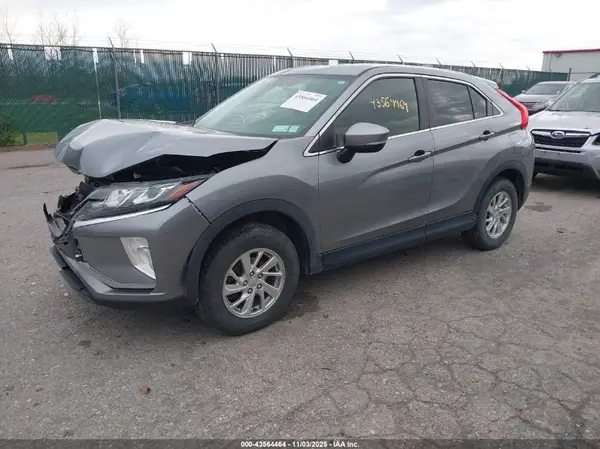 JA4AT3AA5KZ028843 2019 MITSUBISHI ECLIPSE CROSS - Image 2