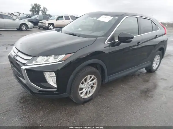 JA4AT3AA5KZ029393 2019 MITSUBISHI ECLIPSE CROSS - Image 2