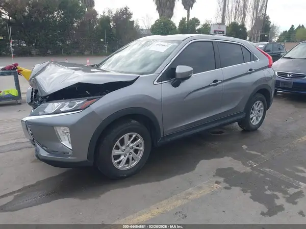 JA4AT3AA5KZ033427 2019 MITSUBISHI ECLIPSE CROSS - Image 2