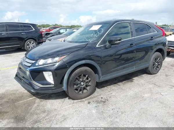 JA4AT3AA5KZ046260 2019 MITSUBISHI ECLIPSE CROSS - Image 2