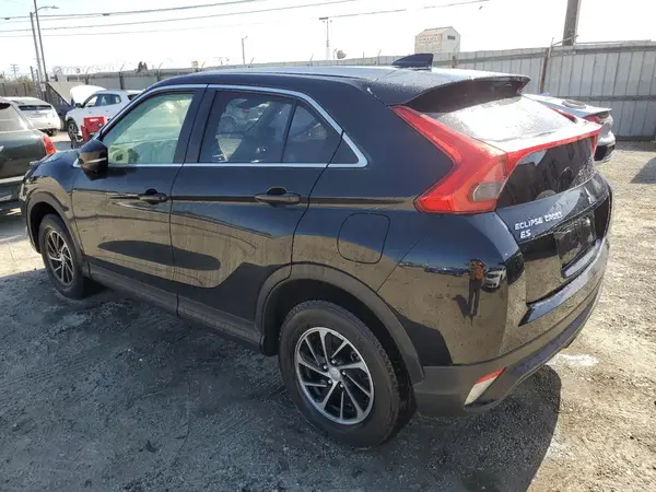 JA4AT3AA5LZ013163 2020 MITSUBISHI ECLIPSE CROSS - Image 2