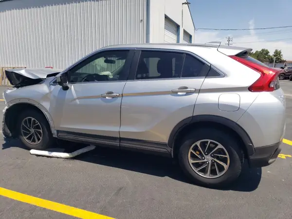 JA4AT3AA5LZ017665 2020 MITSUBISHI ECLIPSE CROSS - Image 2
