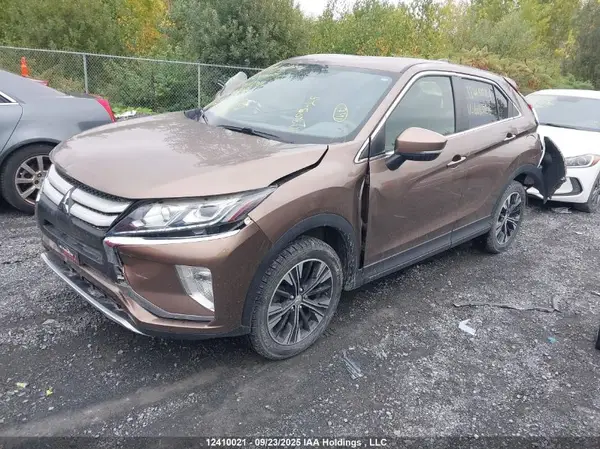 JA4AT3AA5LZ608028 2020 MITSUBISHI ECLIPSE CROSS - Image 2