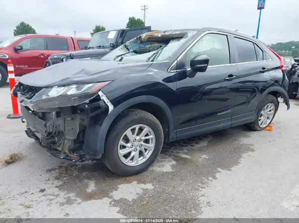 JA4AT3AA6KZ029810 2019 MITSUBISHI ECLIPSE CROSS - Image 2
